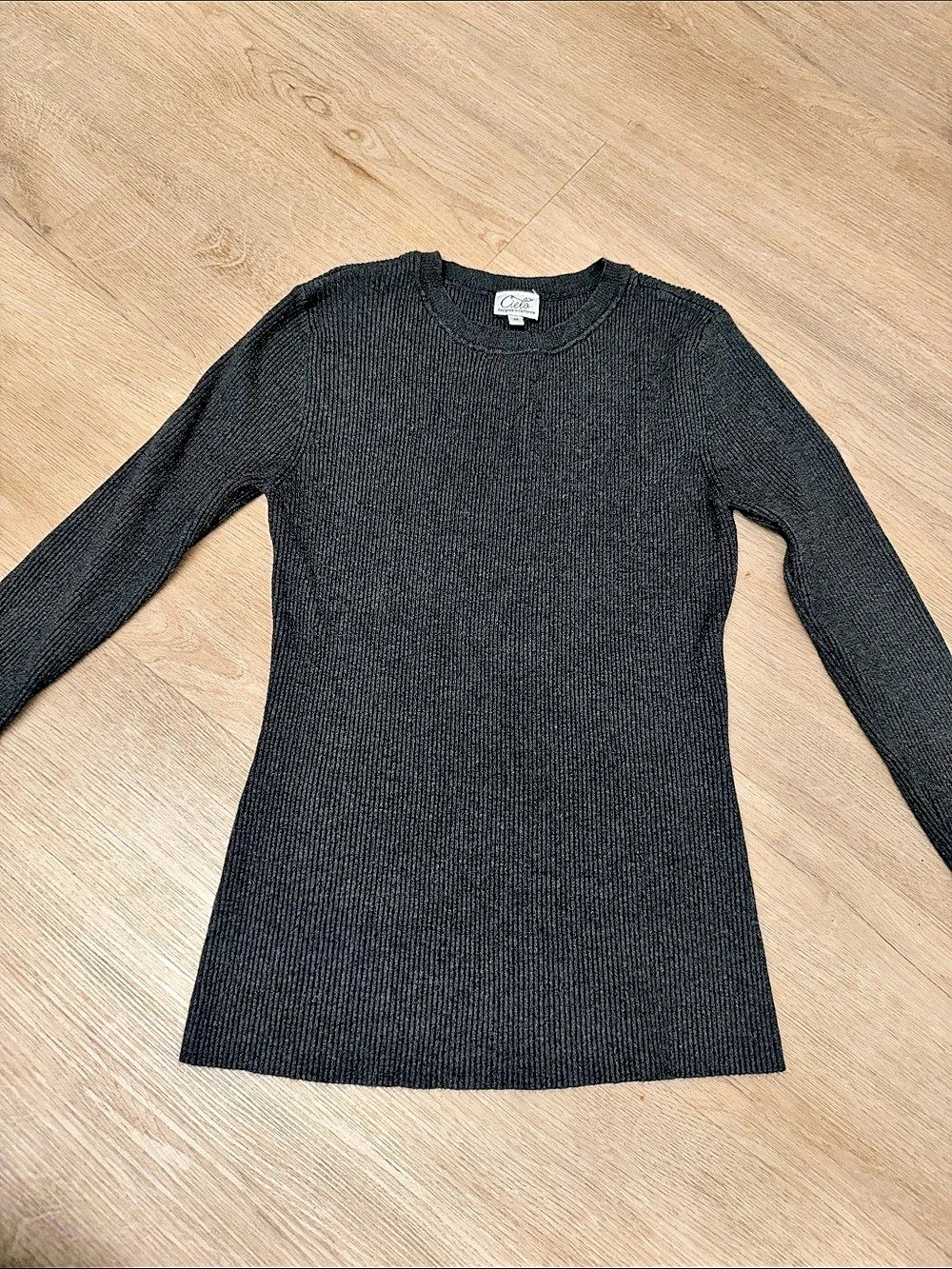 Love Stitch Ribbed Crew Neck Sweater in Black Size Medium